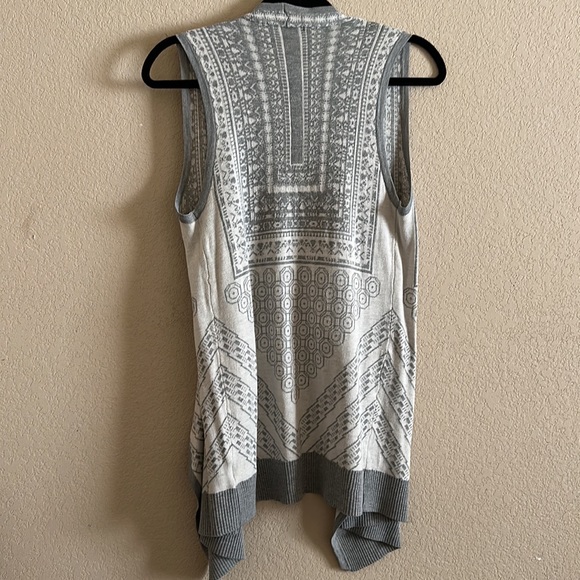 Vest - Picture 4 of 4